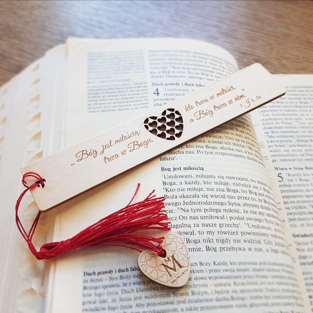 Drewniana zakładka z sercem i cytatem