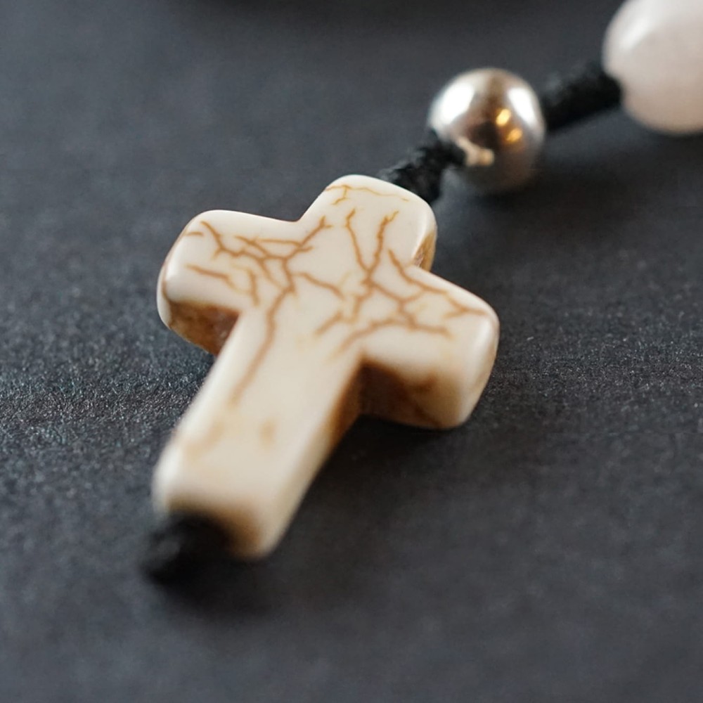 Grawer z tyłu krzyżyka z howlitu