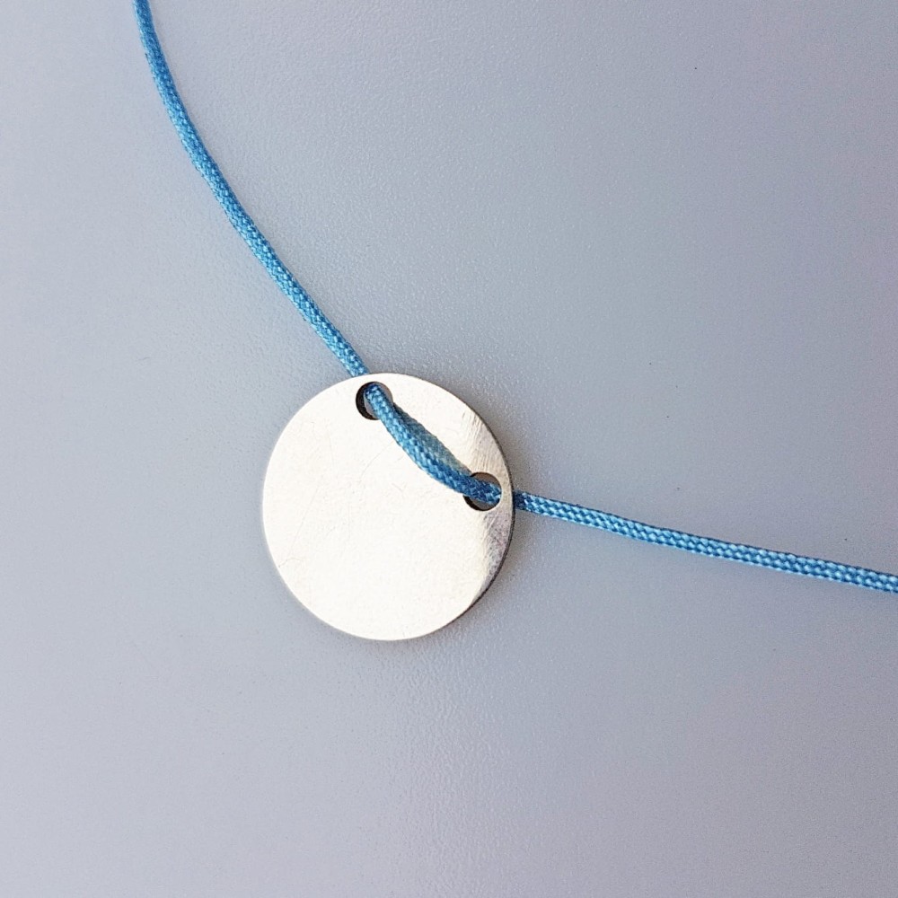 Grawer z tyłu srebrnej lub pozłacanej blaszki