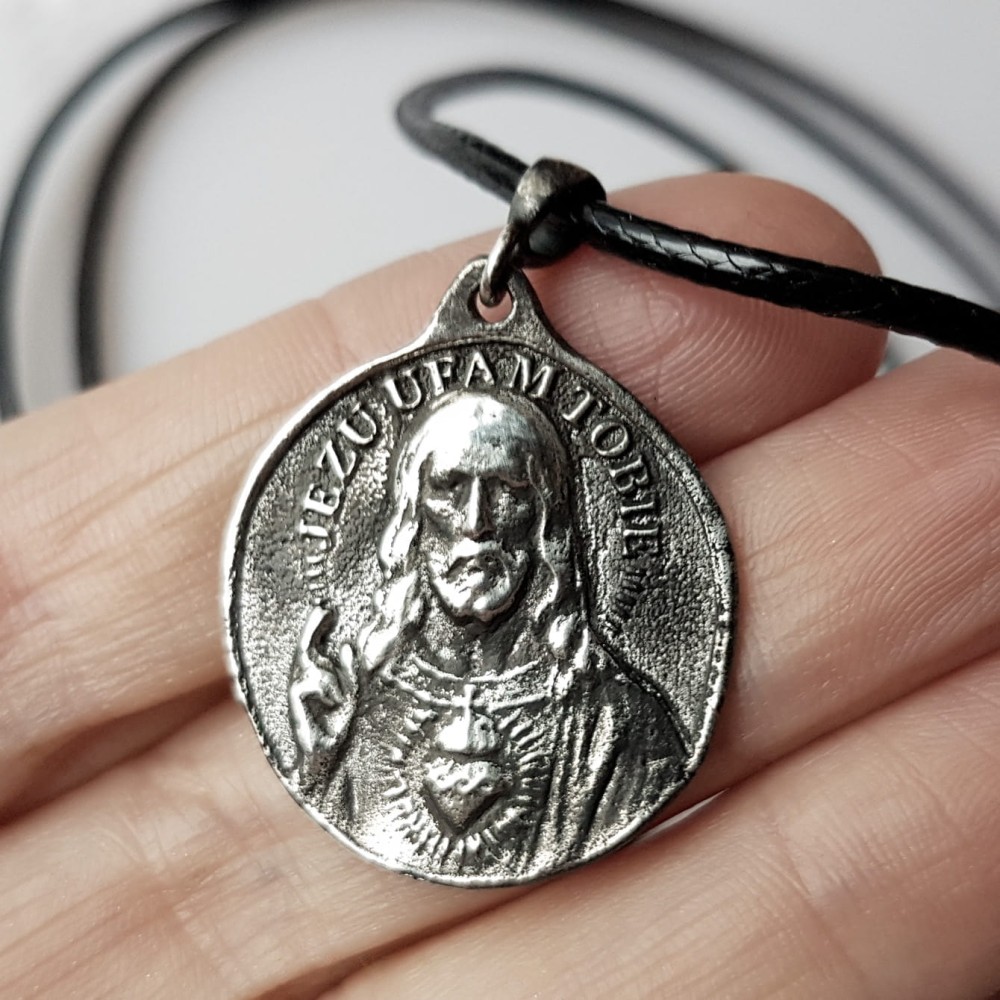 Naszyjnik z Medalionem „Serce Jezusa” III
